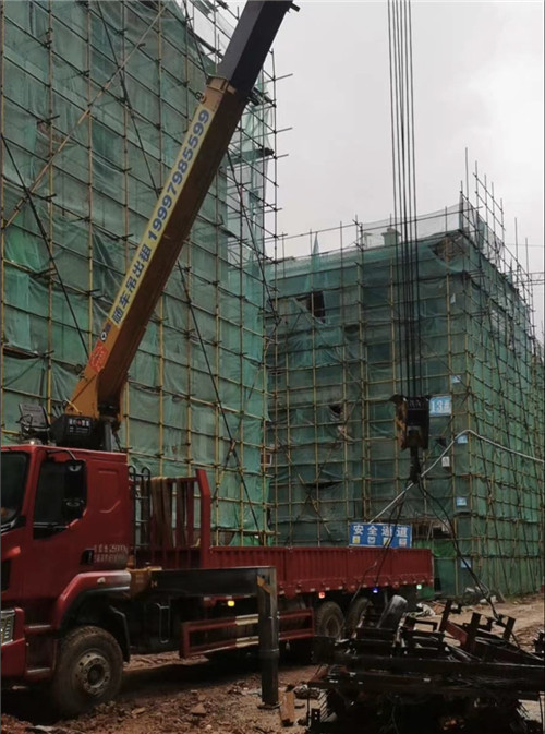 民权县“慢工细活”—— 吊车的 “微动控制” 技术